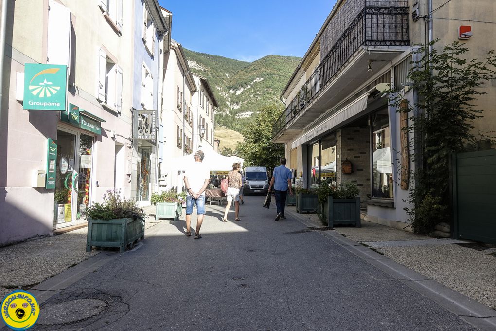 Saint André les Alpes  : Journée provençale sous le soleil 