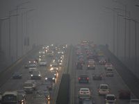 Pékin en alerte rouge pollution, températures de Décembre en France par rapport aux normales de saison et incendies en Espagne.