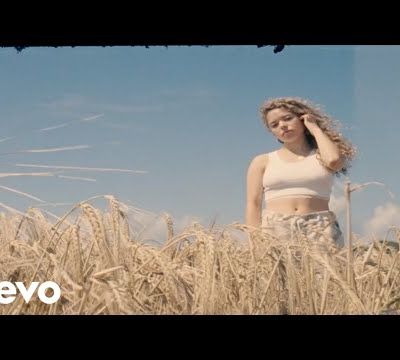 Nilufer Yanya, la révélation soul anglaise revient avec Baby Luv