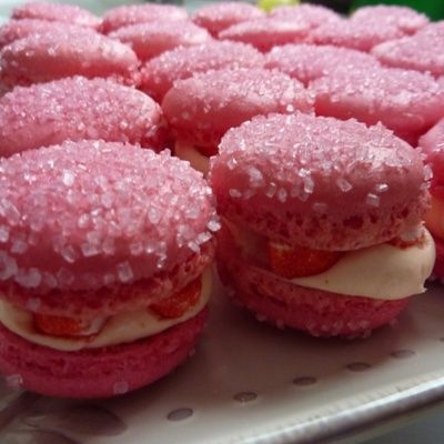 Comment préparer des macarons à la fraise ? (ingrédients, préparation)