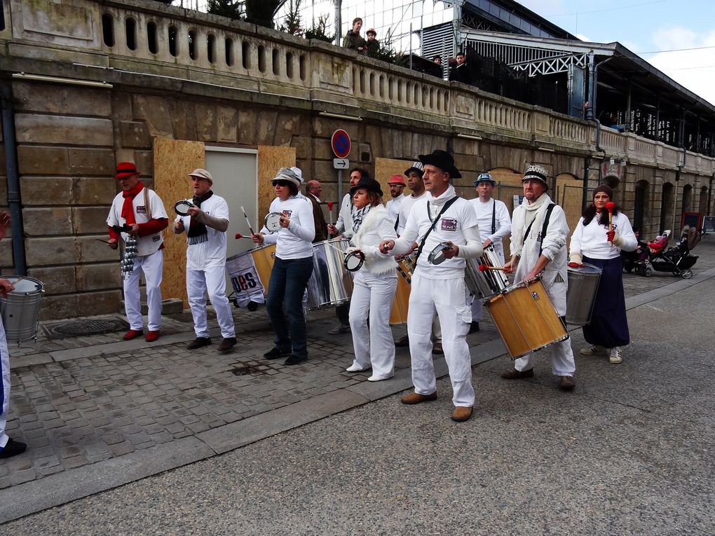 Photos sur le vif de Cathy Barbeau. Prim'A Corps avec BATUCA NIORT!