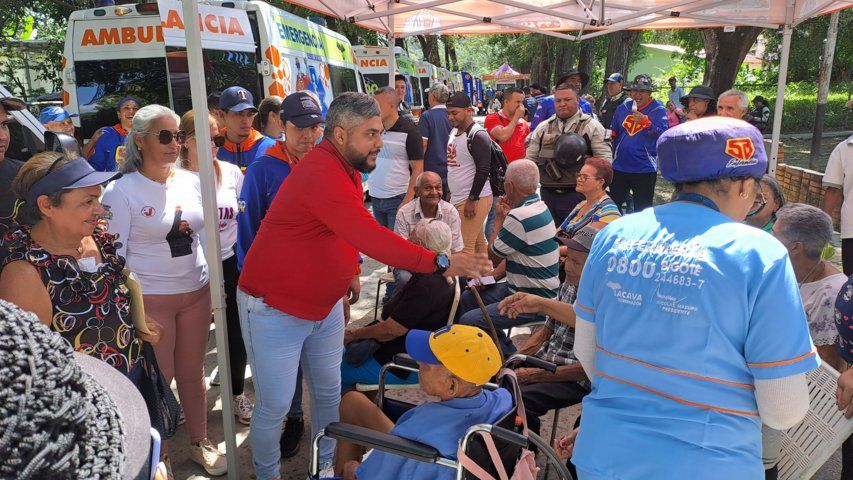 Salud integral 0800 Bigote llegó al sector Boquerón de Carlos Arvelo de la mano del alcalde Ángel Bilbao