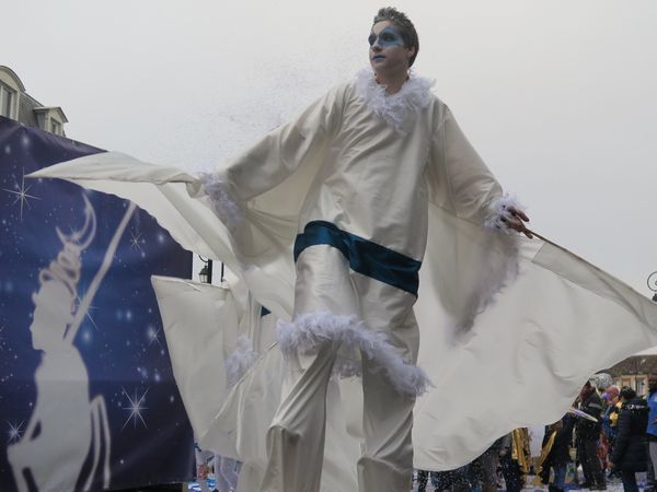 LES FLAMBARTS 2016 A DREUX- Parade de la grande drouaise.