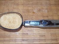 1 - Réaliser la crème de coco en mettant dans un récipient  : le sucre (50 gr) et l'oeuf entier, battre au fouet jusqu'à ce que l'appareil devienne bien mousseux.  Rajouter le lait de coco, mélanger, incorporer le rhum ambré et réserver.