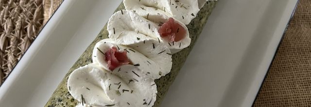 Bûche salée chèvre, jambon cru et épinards 