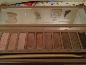 Naked 3 -Maquillage Festif