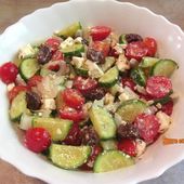 Salade grecque - Recette en vidéo - www.sucreetepices.com