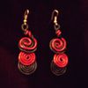 Boucle d'oreilles noire-rouge et perles