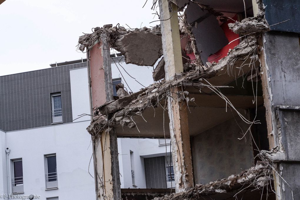 Bâtiments en déstruction