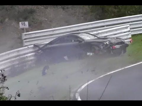 Il crashe son Audi TT RS au Nürburgring 