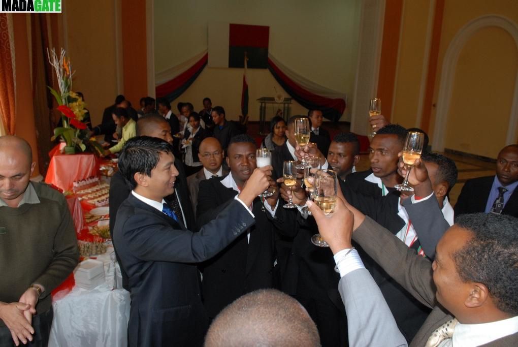 Les XV Makis de Madagascar, vainqueur de la Namibie, lors de la CAN 2012 de rugby, faits Chevaliers de l'Ordre national malagasy. Photos Harilala Randrianarison. www.madagate.com