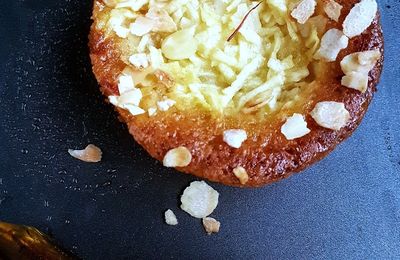 Gâteau aux pommes et sirop au safran