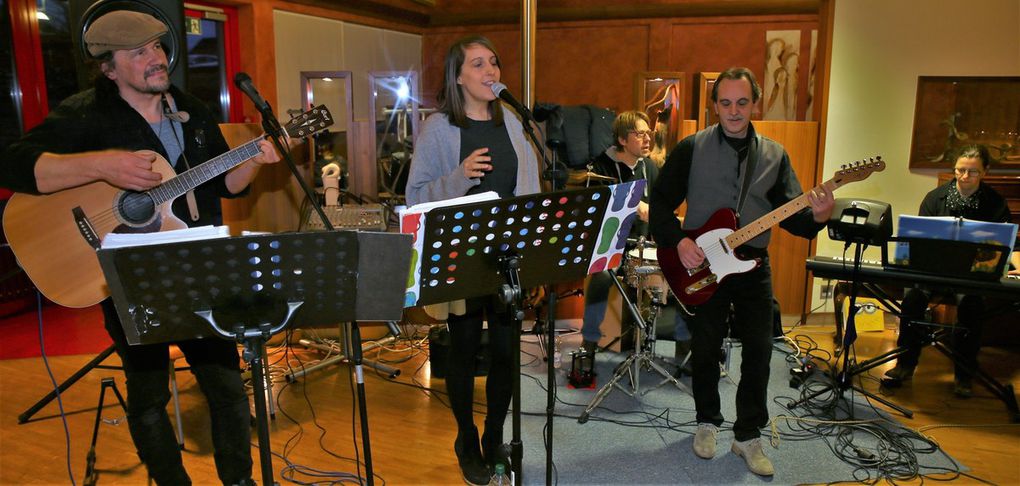 Für Abwechslung zwischen den einzelnen Programmpunkten und für stimmungsvolle Unterhaltung im geselligen sorgten musikalisch exzellent die fünf Musiker von Vinzenz Midnight Project des Don Bosco-Bildungswerkes.