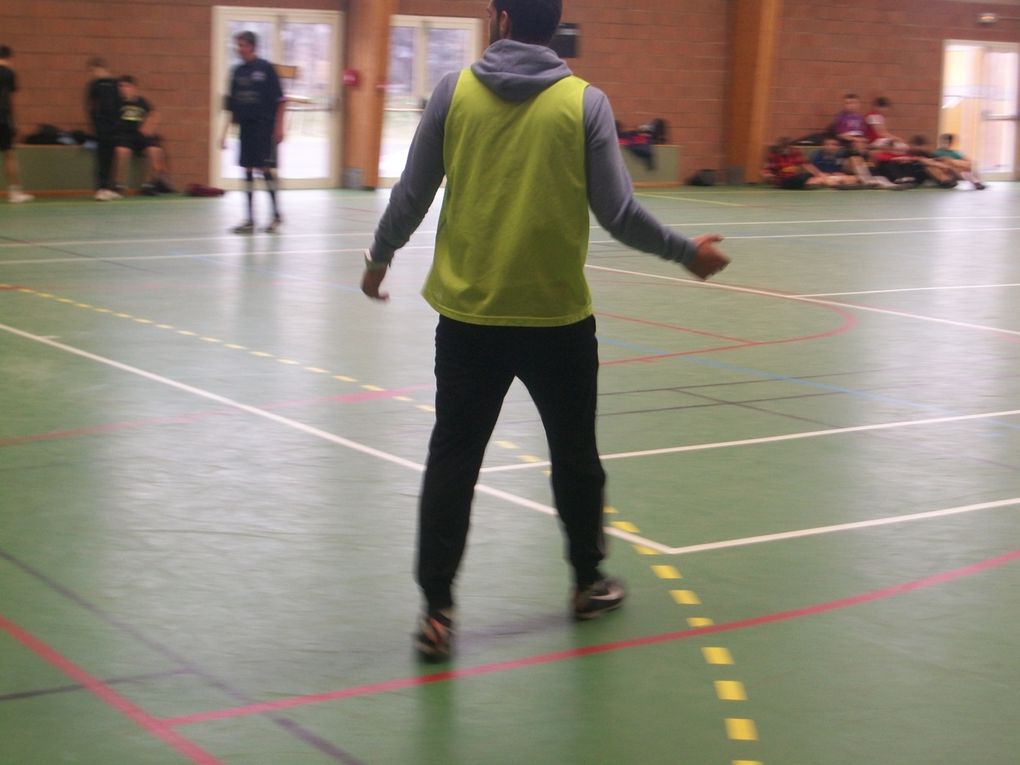 Organisation de la soirée couscous, atelier pâtisseries, tournoi de foot en salle... des vacances à la fois sportives et "enrichissantes" :)