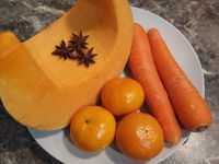 Soupe de potiron, carottes, clémentines à l'étoile de badiane et coriandre