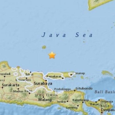 Indonésie:Le niveau d'alerte du volcan Mont Agung est passé au niveau 3 + Un tremblement de terre de magnitude 5,7 a frappé les côtes de l’Indonésie