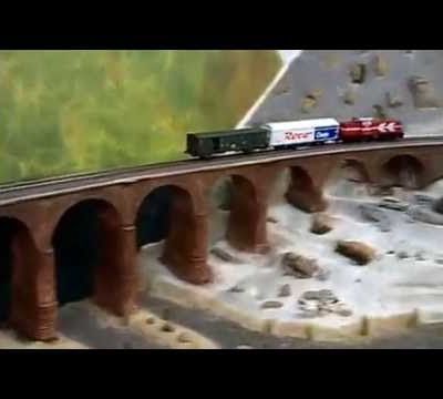 Il passe de drôles de convois à Chapeauroux...