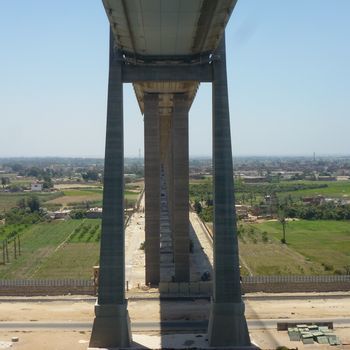 Le pont et la ville d'Al Qantara