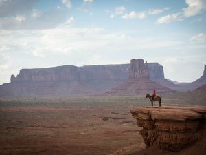 On the road to Monument Valley