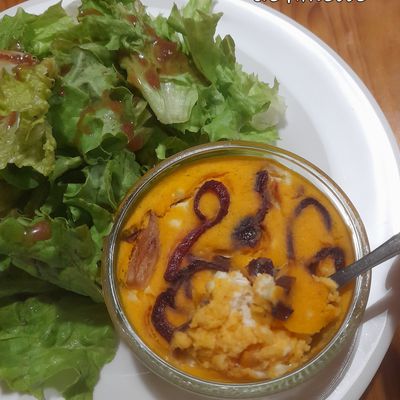 Flan de butternut à la féta et oignons rouges 