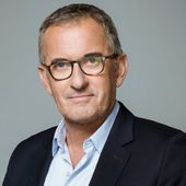 Christophe Dechavanne quitte la présidence de sa société de production Coyote