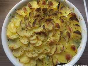 Gratin de pommes de terre et épinards au saucisson fumé à l'ail et brousse de brebis