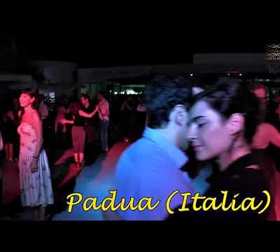 Plus Que Jamais : El Abrazo !...