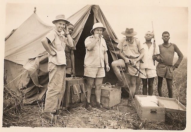 Photographies d'Yves Jandon à Dolisie et dans le Niari dans les années 1950.
Avec en prime quelques clichés de Brazzaville.