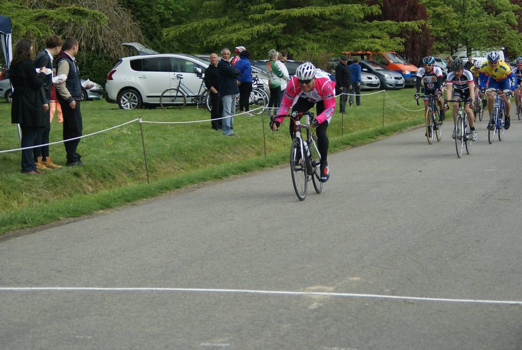 Plus de 200 photos de la course UFOLEP de Ste Maixme Hauterive (28)