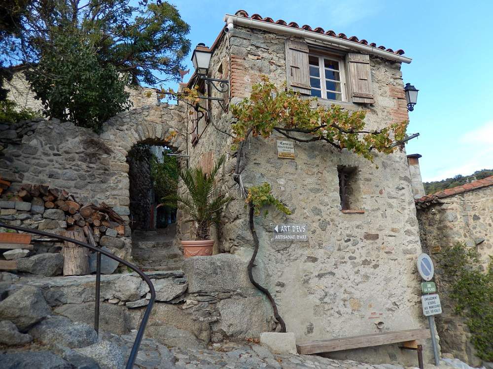 EUS un village escalier de la vallée du Conflent