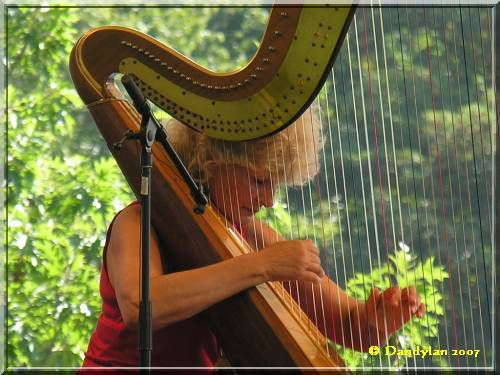 Harpist : Marielle Nordmann