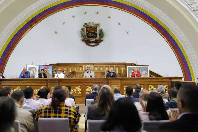 Maduro: 74 leyes de gran impacto para el pueblo ha aprobado la Asamblea Nacional