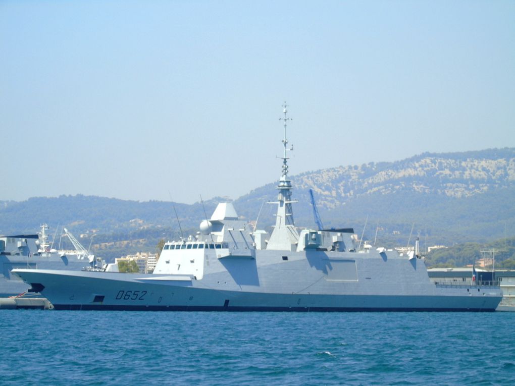 PROVENCE  D652 , frégate europeenne multi missions (FREMM), a quai dans la base navale de Toulon le 27 juillet 2018