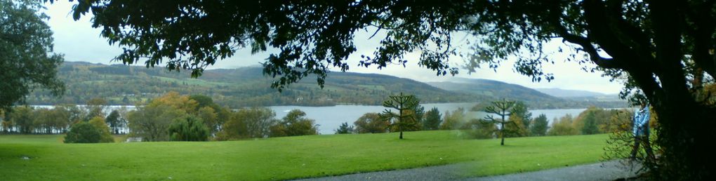 Le loch Lomond est situé à environ 50 km au nord de Glasgow et est considéré comme "la porte des Highlands". Quelques photos également de lu château et de la marina de Balloch situé sur le loch Lomond.