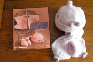 "Eglantine" un bonnet bébé tout doux au tricot