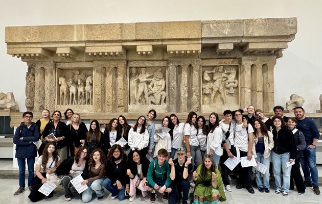 IT25 HA EC - Visit to the Regional Archaeological Museum Antonino Salinas: Challenge "Detail Hunting"
