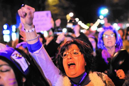 Espagne. Unida y Lucha !. Droits pour tous : paix, pain et travail 8 mars Journée internationale des femmes travailleuses.