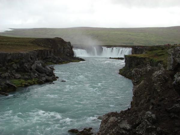 Cascades d'Islande : Gullfoss, Skogafoss, Godafoss, Dettifoss, Hraunfossar et Barnafoss