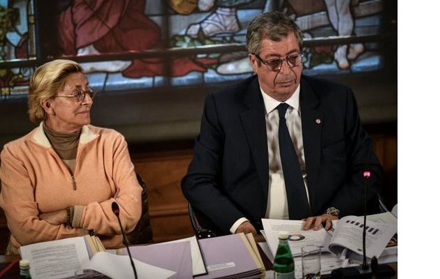 Patrick et Isabelle Balkany jugés à partir d'aujourd'hui devant la cour d'appel de Paris pour "fraude fiscale"