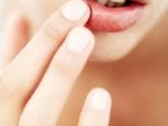     Le baume Nourrissant Yves Rocher senteur fraise- The Yves Rocher Strawberry  Nourishing Lip Balm