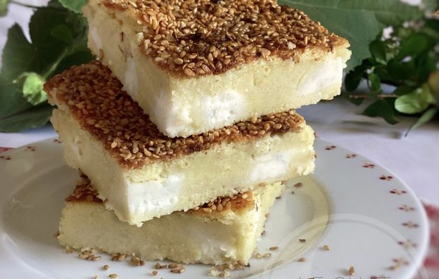 Tiropita sans pâte filo à la feta et au yaourt grec 