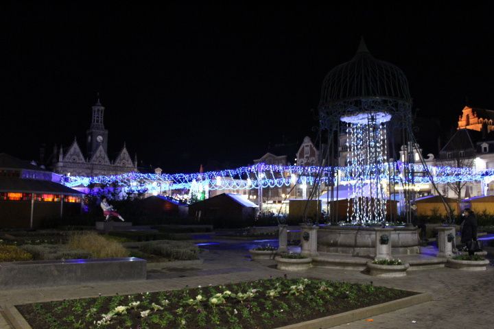 LA MAGIE DE NOËL A SAINT-QUENTIN  ET SES NOMBREUSES  ILLUMINATIONS.