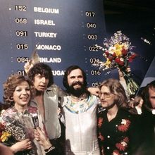 Eurovision 1975 : Pays-Bas- Teach In : Ding-a-dong 