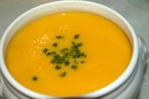 VELOUTE DE CAROTTES A L'ORANGE DE CYRIL LIGNAC.