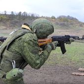 Guerre en Ukraine : "Tout le monde a peur", "ils nous défoncent"... Ces communications interceptées qui montrent la colère et le désarroi des soldats russes