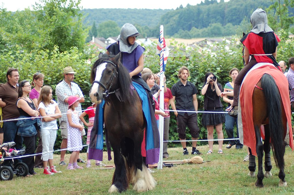 18.07.2010 Obergrombach
Burgfest mit mittelalterlichen Ritterspielen