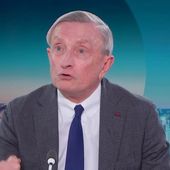 Guerre en Ukraine : "Chacun des Français est menacé par le projet politique obscurantiste de Poutine", affirme le général Vincent Desportes