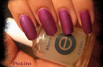 Essie matte about you + Maybelline n°67