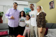 Maduro: Debería establecerse un Poder Electoral que consulte al pueblo de manera permanente