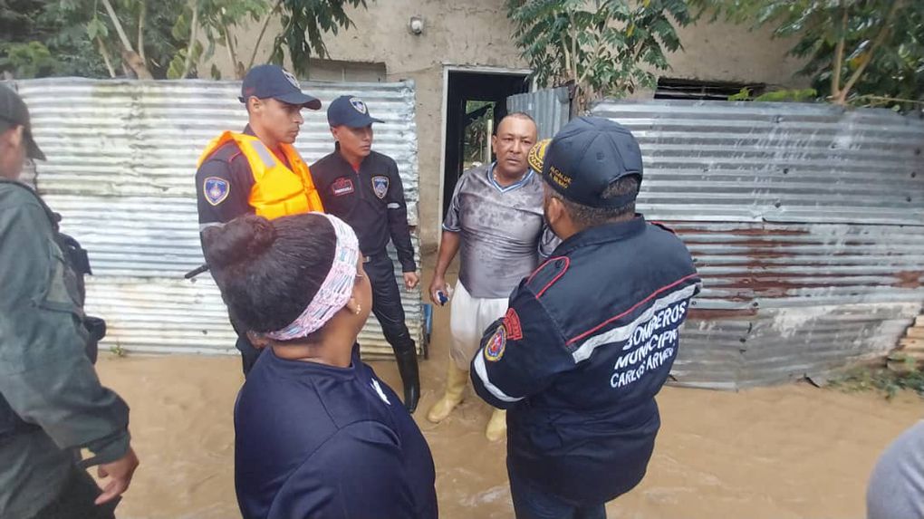 Acalde de Carlos Arvelo realizó evaluación de daños por lluvias en el sector El Zanjón de la parroquia Güigüe (+Fotos)